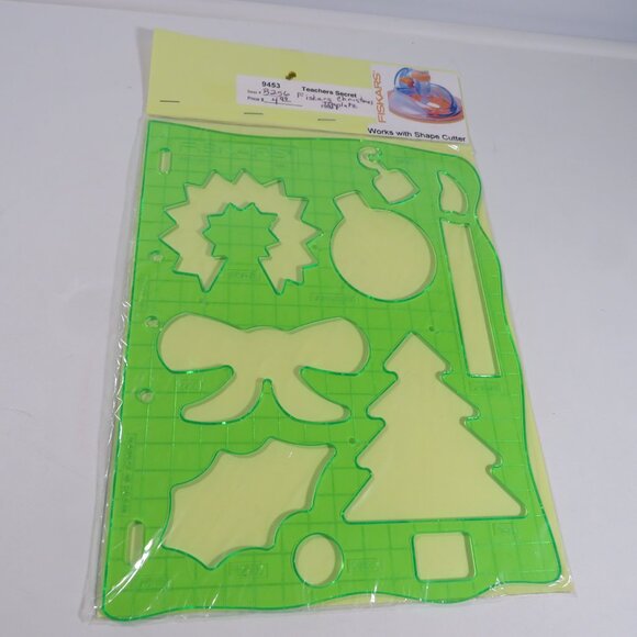 FISKARS “Shape Template” thick acrylic stencil Christmas #1 - Picture 1 of 5